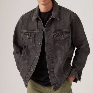 Levi's Men's Relaxed fit Trucker Jacket Color: Mothership Trucker - Black Size L